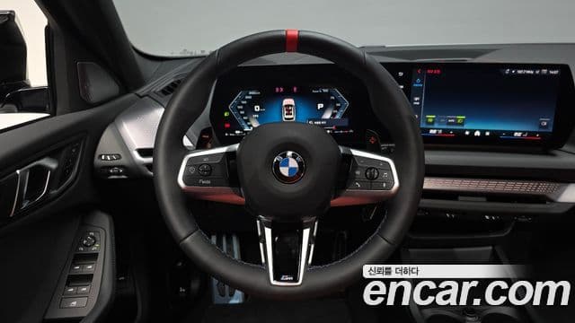 BMW 1 Series 2025 — Фото 13/20
