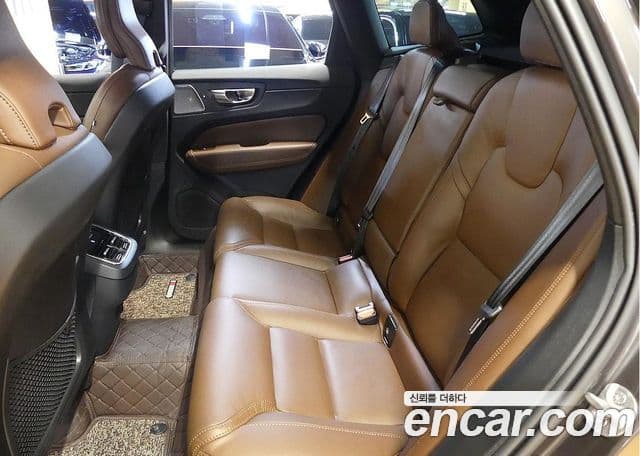 Volvo XC60 2024 — Фото 18/20