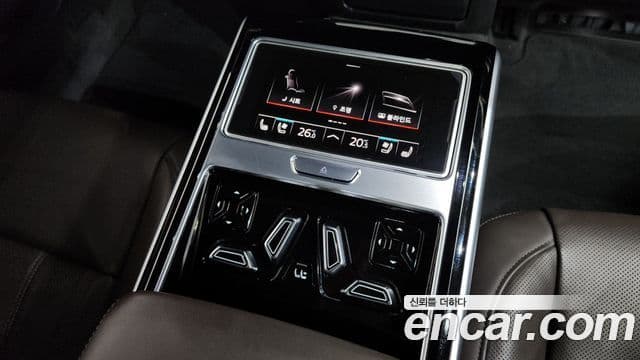Audi A8 2020 — Photo 5/35
