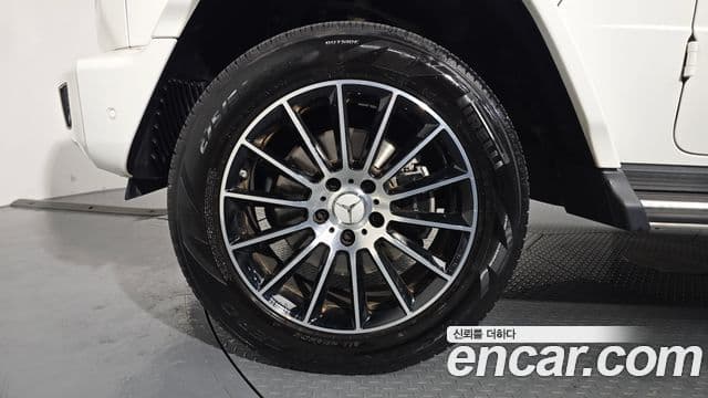 Mercedes-Benz G-Class 2023 — Photo 10/20