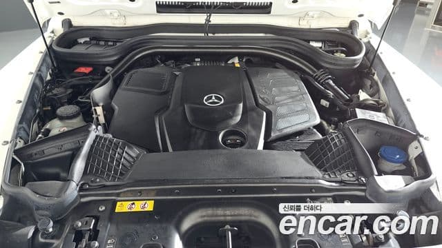 Mercedes-Benz G-Class 2023 — Photo 8/20