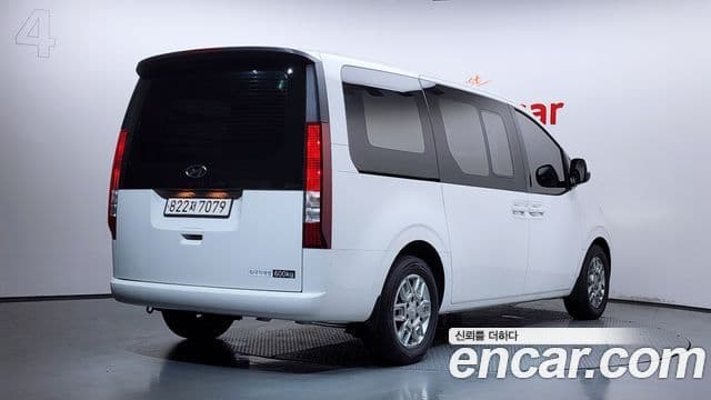 Hyundai Staria 2024 — Фото 2/20