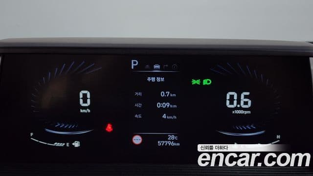 Hyundai Staria 2024 — Фото 8/20