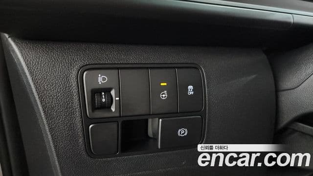 Hyundai Staria 2024 — Photo 19/33