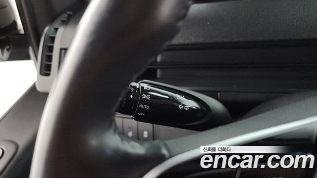 Hyundai Staria 2024 — Photo 20/33