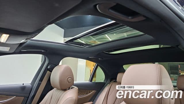 Mercedes-Benz E-Class 2023 — ფოტო 5/33