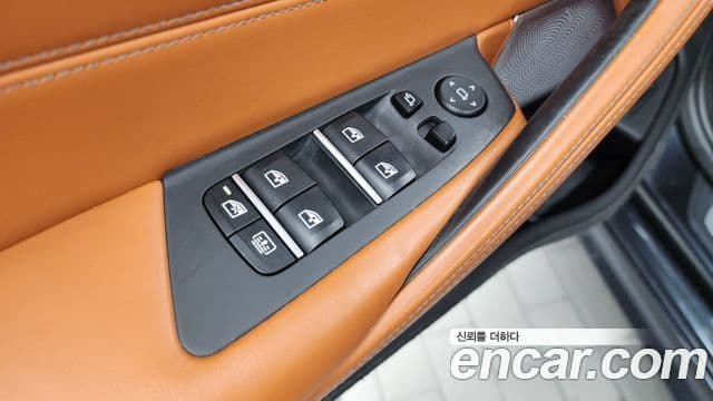 BMW M5 2018 — Şəkil 13/32