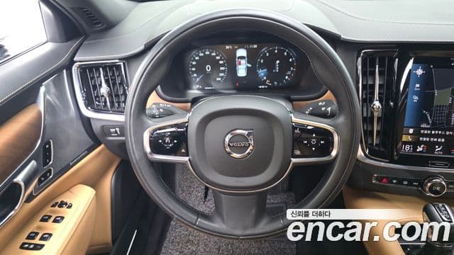 Volvo S90 2020 — Photo 1/20