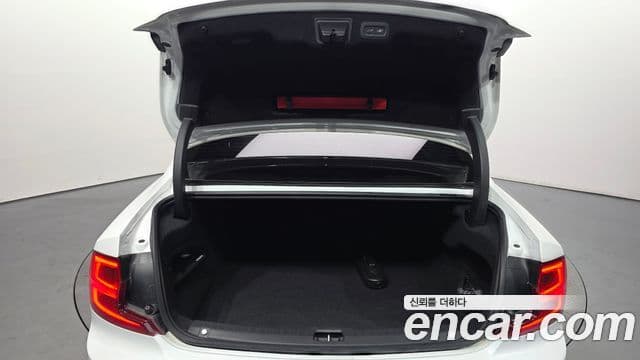 Volvo S90 2020 — Photo 8/20