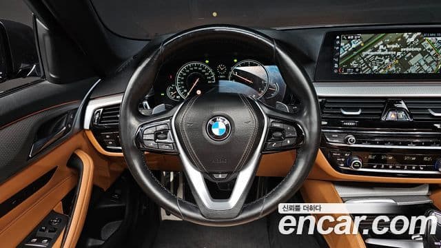 BMW 5 Series 2018 — Фото 12/20