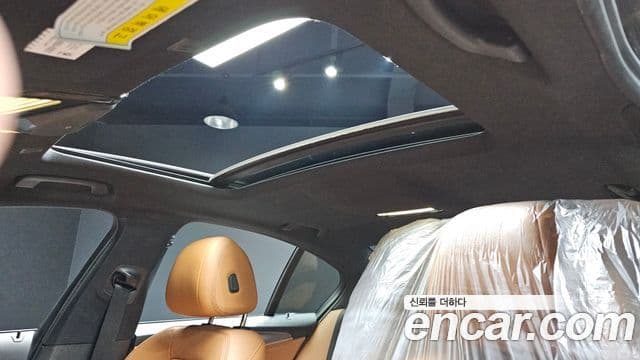 BMW 5 Series 2018 — Фото 16/20