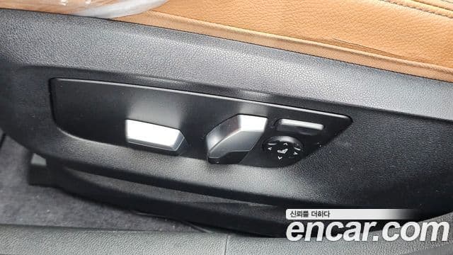 BMW 5 Series 2018 — Фото 19/20