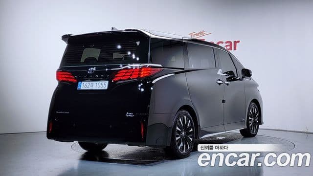 Toyota Alphard 2024 — Фото 2/20