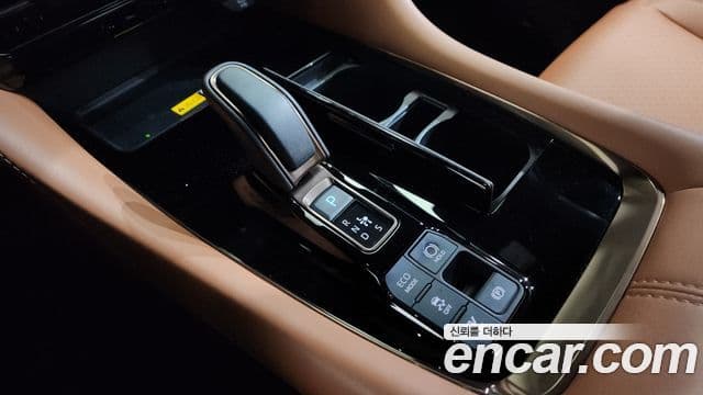 Toyota Alphard 2024 — Фото 9/20