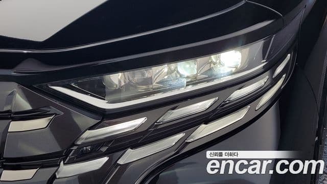 Toyota Alphard 2024 — Photo 11/40