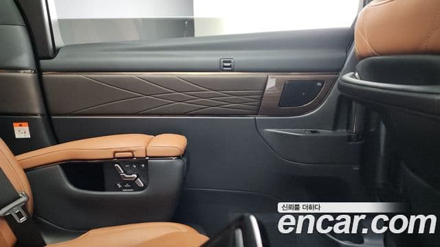 Toyota Alphard 2024 — Photo 2/40