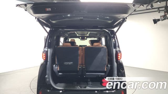 Toyota Alphard 2024 — Photo 26/40