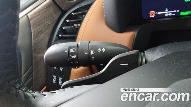 Toyota Alphard 2024 — Photo 14/40