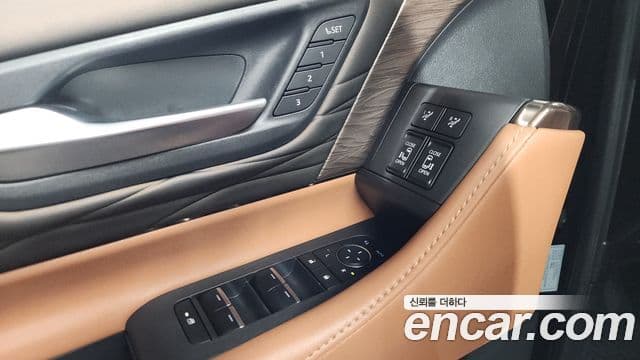 Toyota Alphard 2024 — Photo 33/40