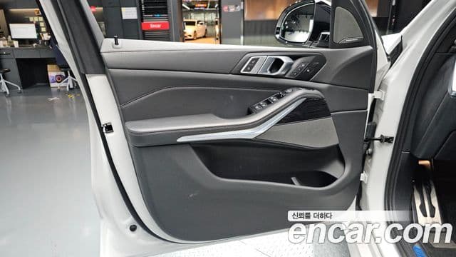 BMW X5 2023 — Photo 30/34
