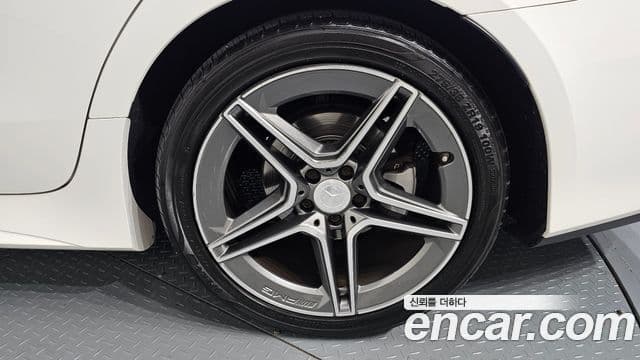 Mercedes-Benz CLS-Class 2019 — Photo 28/34
