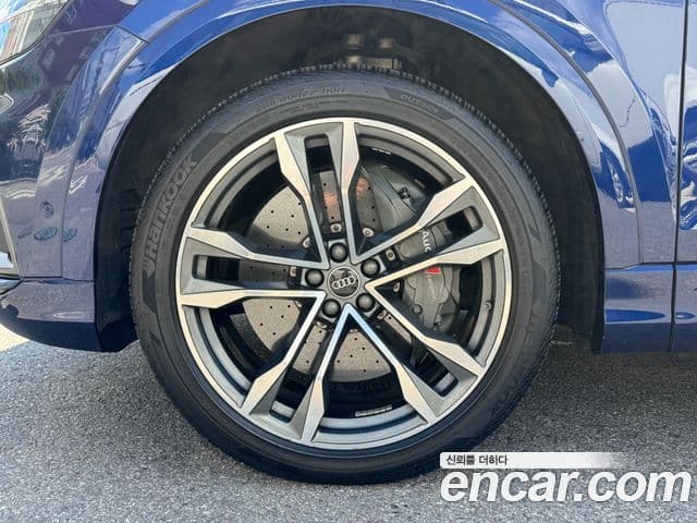 Audi SQ8 2021 — Photo 11/20