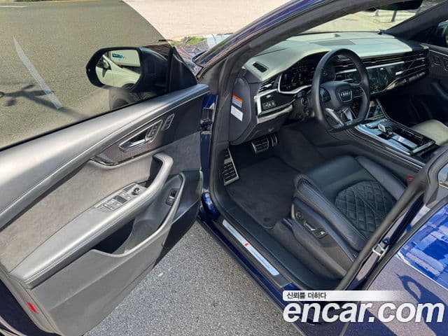 Audi SQ8 2021 — Photo 6/20