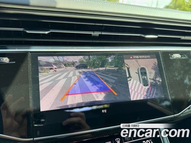 Audi SQ8 2021 — Photo 4/20