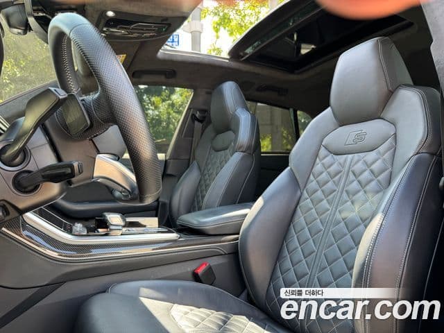 Audi SQ8 2021 — Photo 10/20