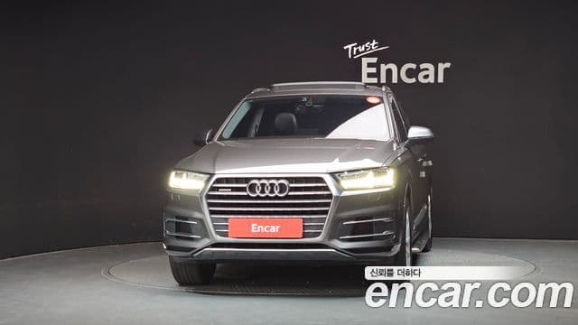Audi Q7 2019 — Фото 3/20