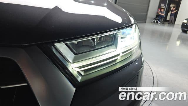 Audi Q7 2019 — Şəkil 4/30