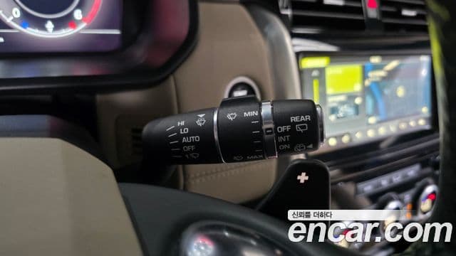 Land Rover Discovery 5 2018 — Photo 15/36