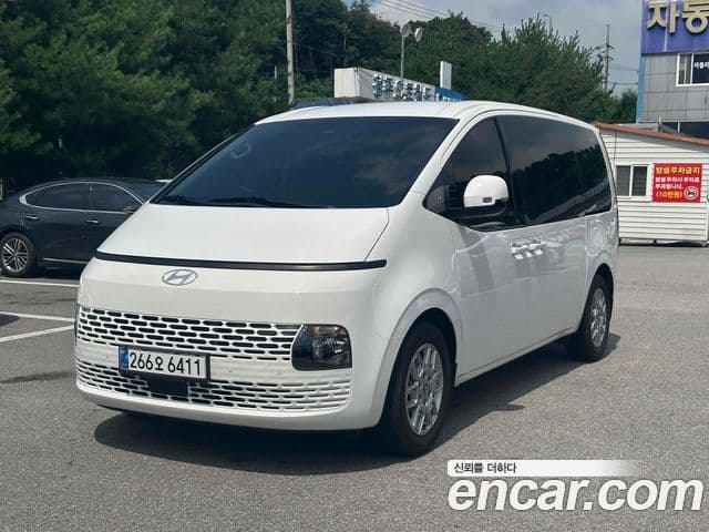 Hyundai Staria 2025 — Фото 1/18