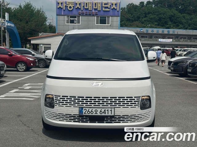 Hyundai Staria 2025 — Фото 3/18