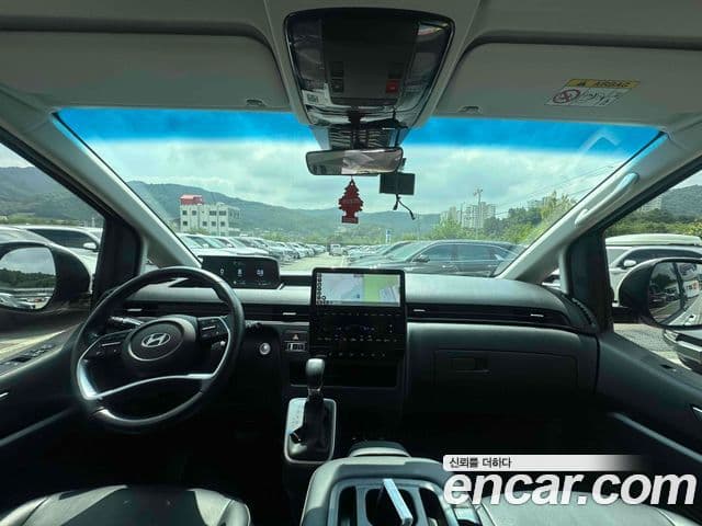 Hyundai Staria 2025 — Фото 5/18