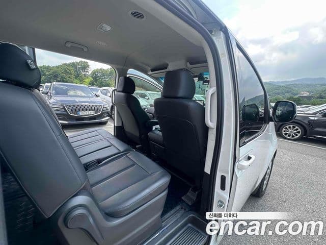 Hyundai Staria 2025 — Фото 10/18