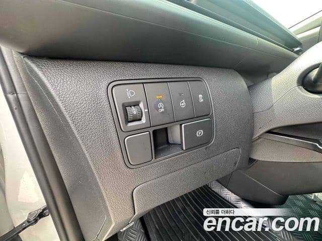 Hyundai Staria 2025 — Фото 12/18