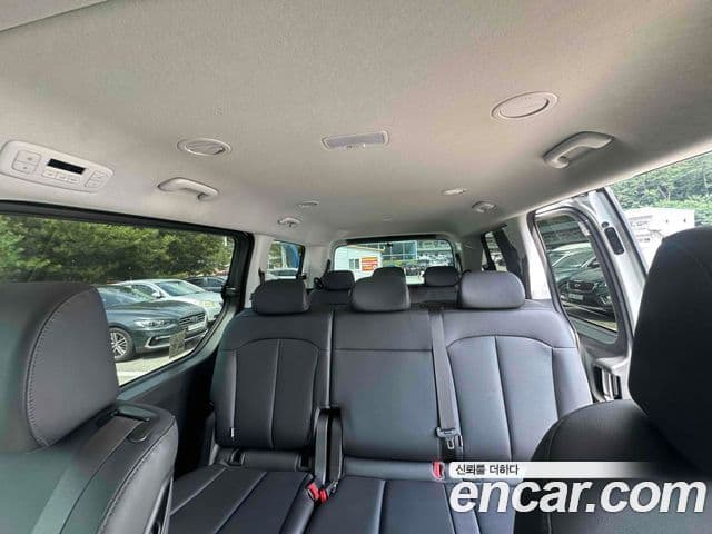 Hyundai Staria 2025 — Фото 17/18