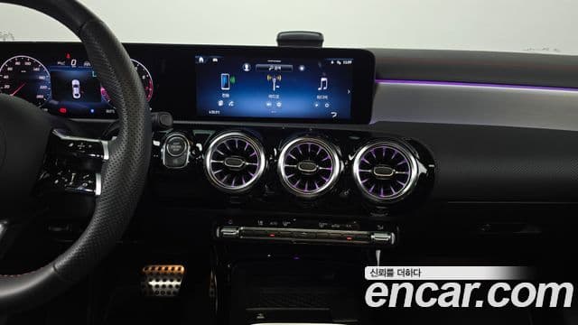 Mercedes-Benz CLA-Class 2024 — Фото 14/20