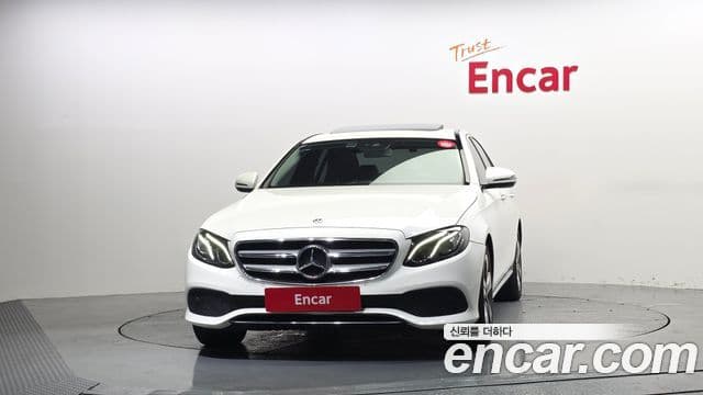 Mercedes-Benz E-Class 2018 — ფოტო 12/30
