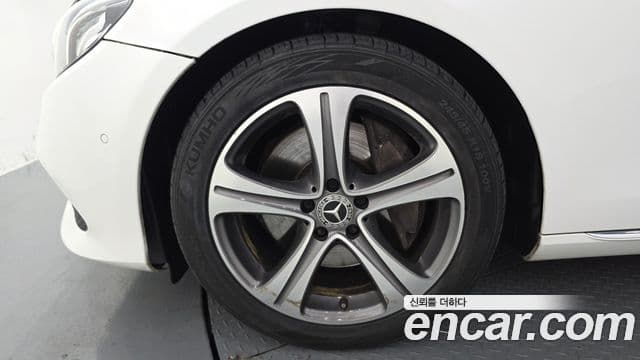 Mercedes-Benz E-Class 2018 — ფოტო 1/30