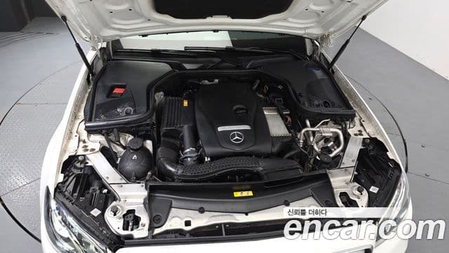 Mercedes-Benz E-Class 2018 — ფოტო 25/30