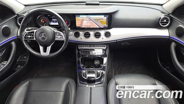 Mercedes-Benz E-Class 2018 — ფოტო 13/30