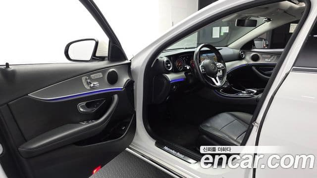 Mercedes-Benz E-Class 2018 — ფოტო 16/30