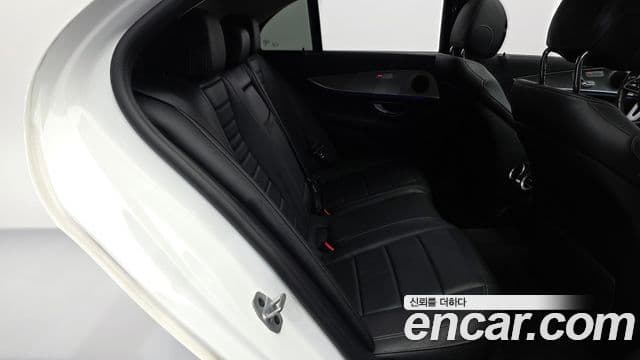 Mercedes-Benz E-Class 2018 — ფოტო 4/30