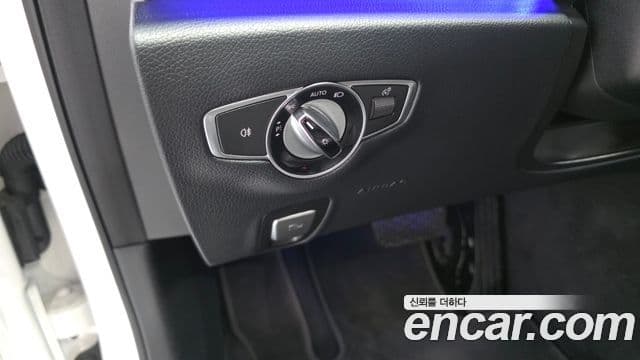 Mercedes-Benz E-Class 2018 — ფოტო 30/30