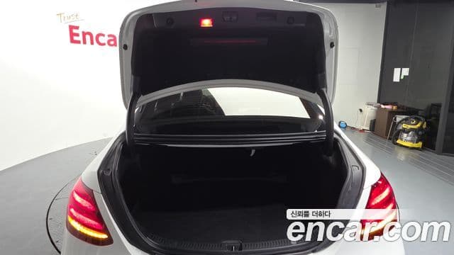 Mercedes-Benz E-Class 2018 — ფოტო 8/30