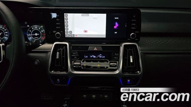 Kia Sorento 2023 — Фото 14/20