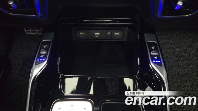 Kia Sorento 2023 — Фото 17/20