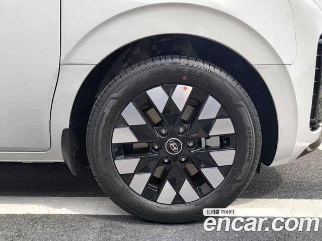 Hyundai Staria 2025 — Фото 11/14